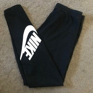 Classic Logo Nike Leggings